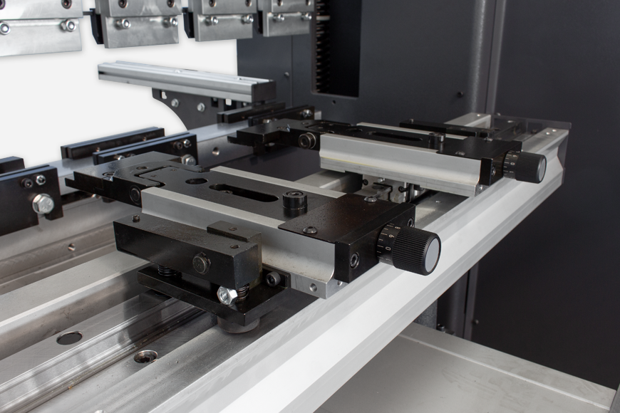 Manuelle Fingerweitenverstellung der Anschlagfinger.