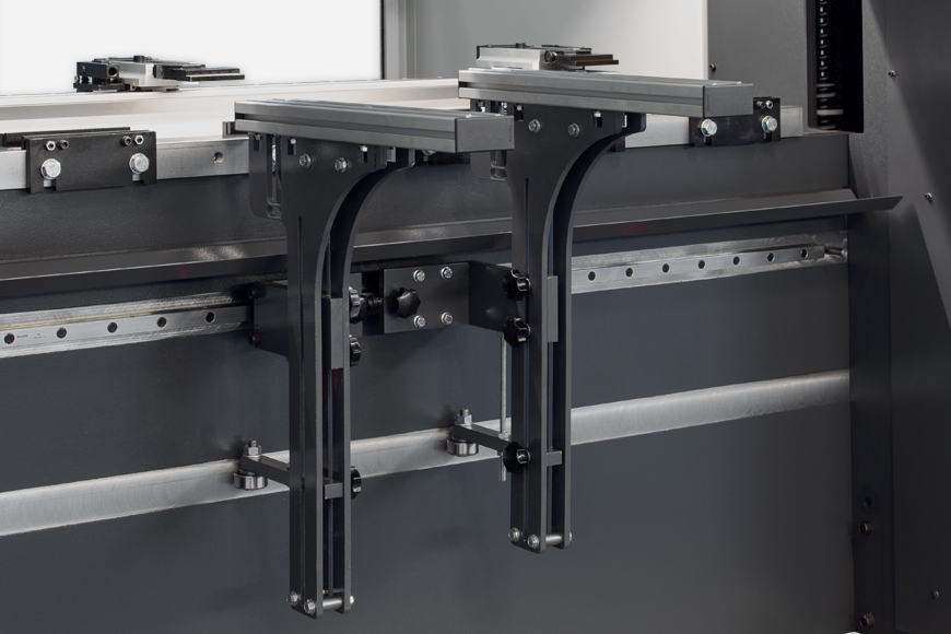 Zwei Auflegearme auf Linearführung.