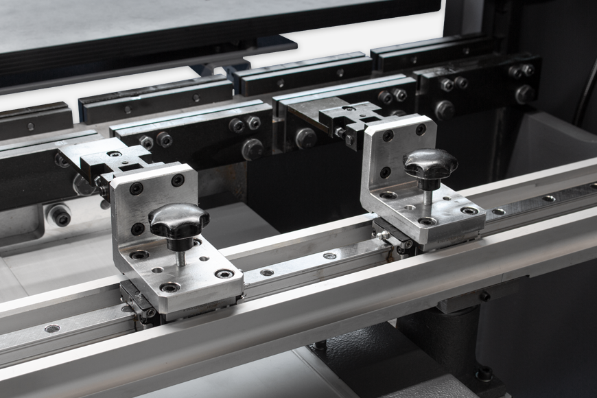 Manuelle Fingerweitenverstellung der Anschlagfinger.