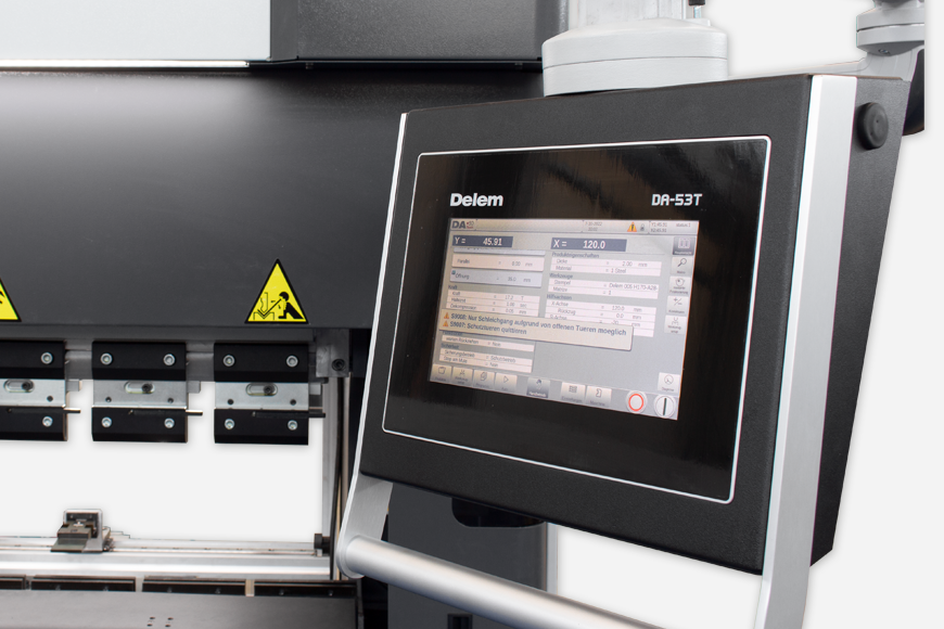 Kompakte und vielseitige Touchscreen-Steuerung DELEM DA-53-T.