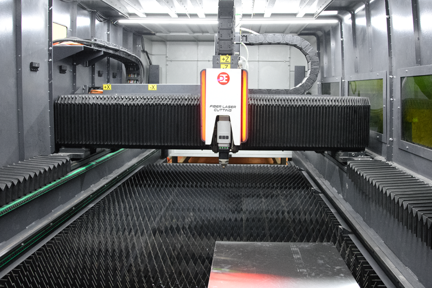 Stabile Rahmenschweißkonstruktion mit einem dynamisches Portal.