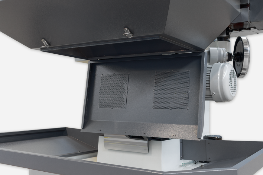 Klappbare Tischverkleidung mit Öffnungsklappe unterm Tisch.